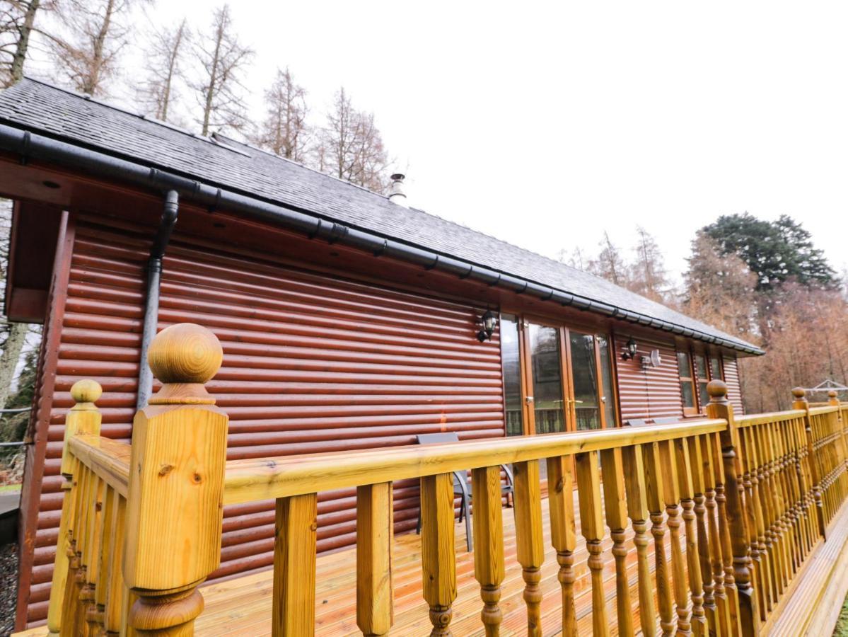 Fersit Log Cottage Roybridge Exterior photo